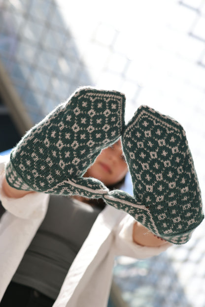 Love in My Roses Mittens